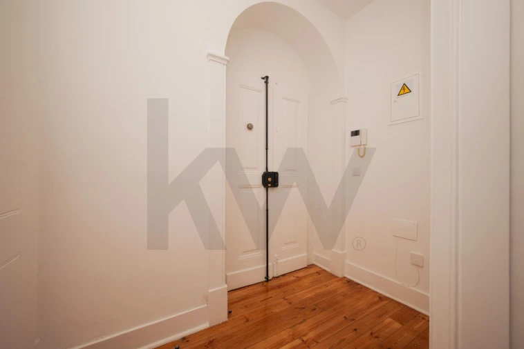 Apartamento T1 para Arrendamento em Santo António Foto 3