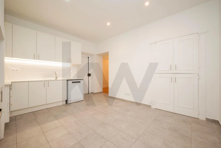 Apartamento T1 para Arrendamento em Santo António Foto 21