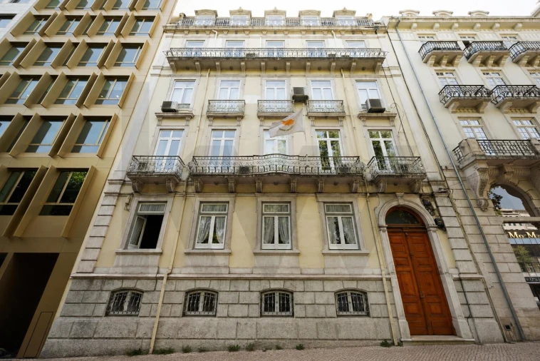 Apartamento T1 para Arrendamento em Santo António Foto 24