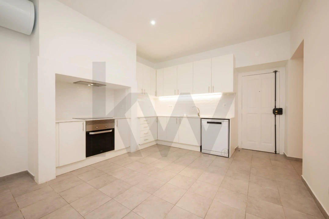 Apartamento T1 para Arrendamento em Santo António Foto 20