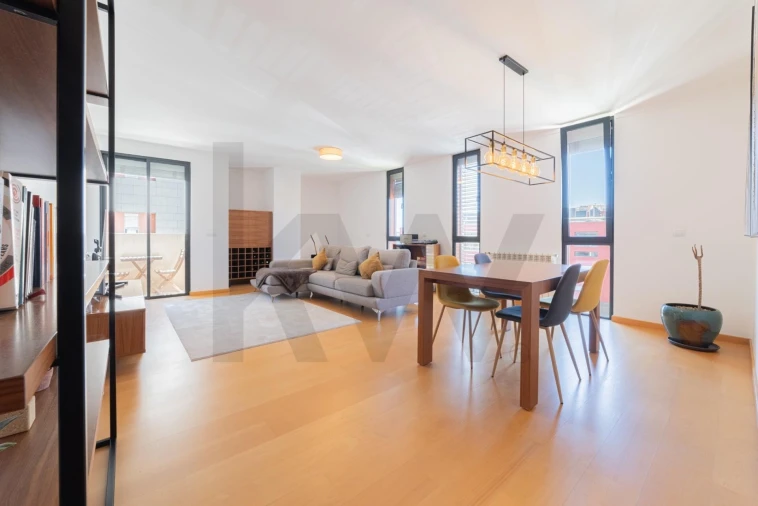 Apartamento T2 para Venda em Algés, Linda-A-Velha e Cruz Quebrada-Dafundo Foto 3