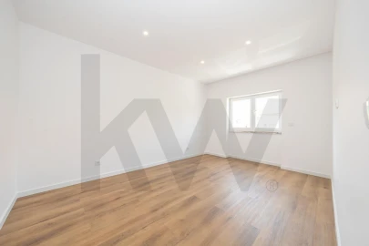 Apartamento T2 para Venda em Laranjeiro e Feijó