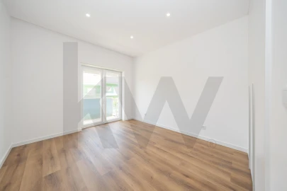Apartamento T2 para Venda em Laranjeiro e Feijó
