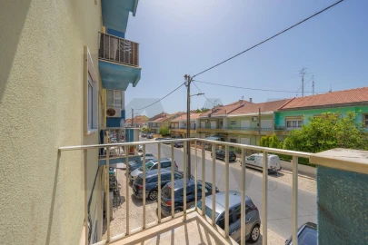 Apartamento T2 para Venda em Laranjeiro e Feijó