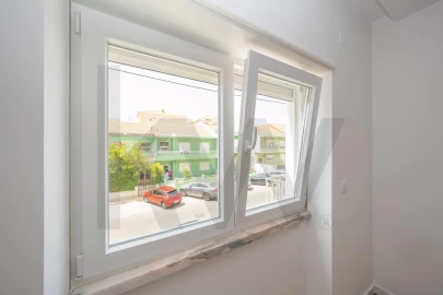 Apartamento T2 para Venda em Laranjeiro e Feijó