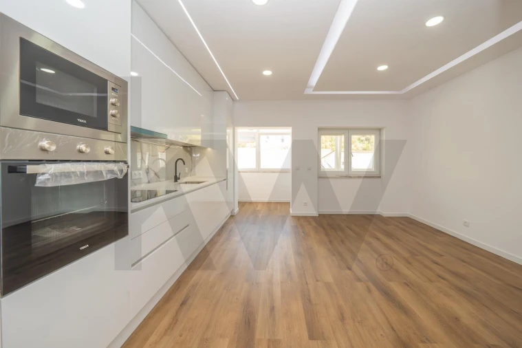 Apartamento T2 para Venda em Laranjeiro e Feijó Foto 2