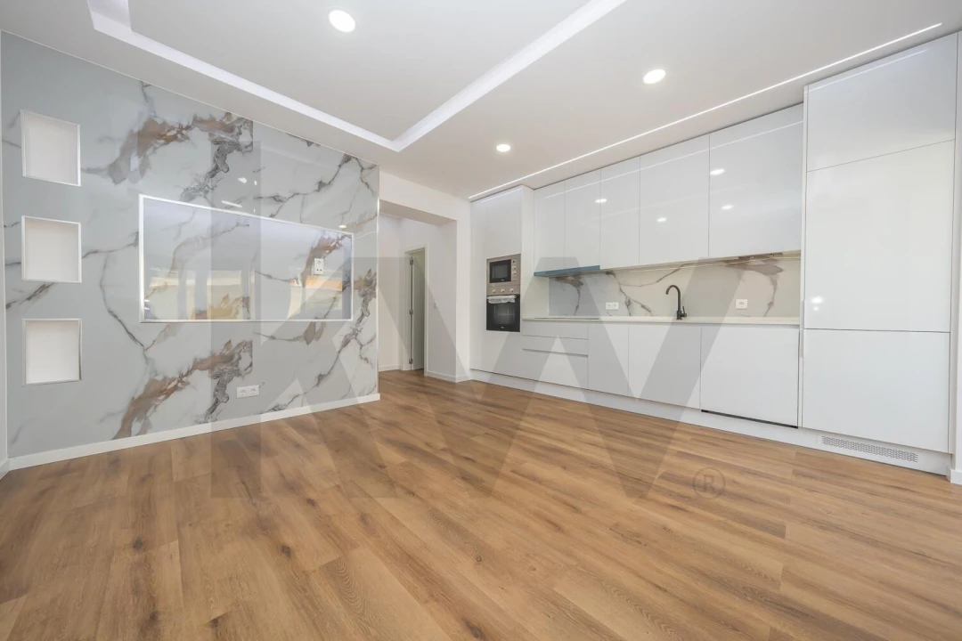 Apartamento T2 para Venda em Laranjeiro e Feijó Foto 1