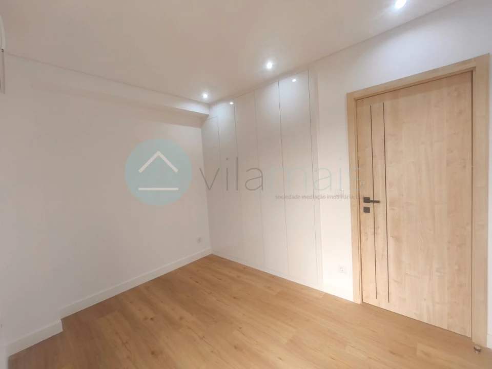 Apartamento T2 para Venda em Bonfim Foto 8