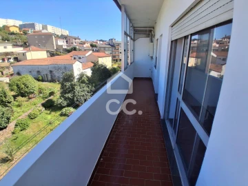 Apartamento T3 para Venda em Fânzeres e São Pedro da Cova