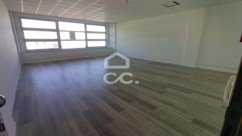 Escritório para Arrendamento em Marinha Grande