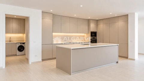 Moradia T5 para Venda em Almancil