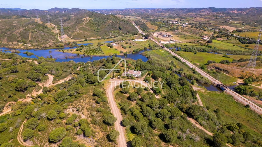 Quinta para Venda em São Bartolomeu de Messines