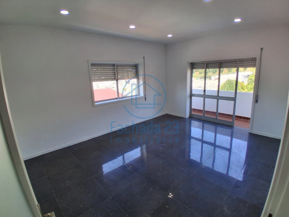 Apartamento T3 para Venda em Fânzeres e São Pedro da Cova Foto 3