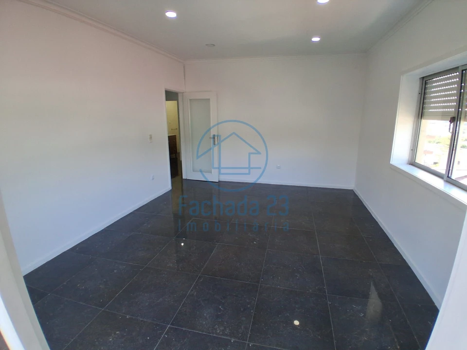 Apartamento T3 para Venda em Fânzeres e São Pedro da Cova Foto 9