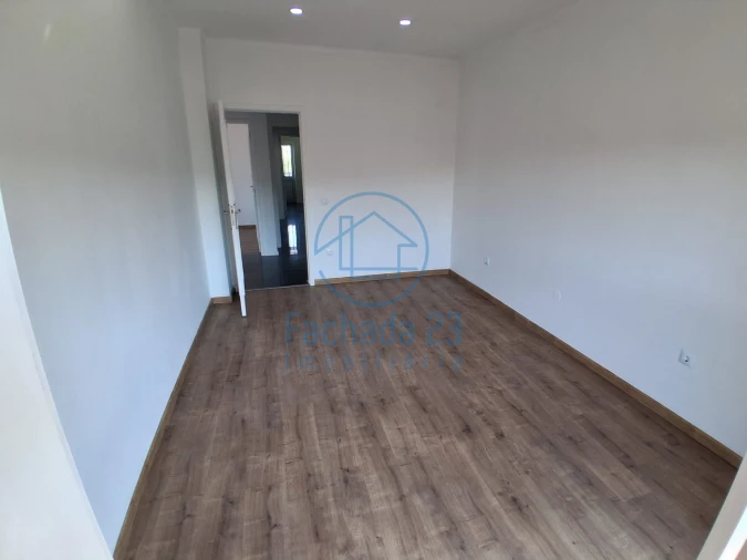Apartamento T3 para Venda em Fânzeres e São Pedro da Cova Foto 11