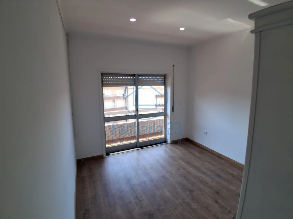 Apartamento T3 para Venda em Fânzeres e São Pedro da Cova Foto 22