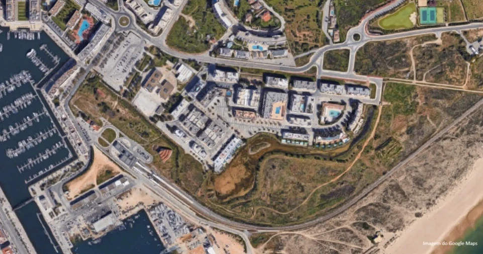 Apartamento T1 para Venda em Lagos (São Sebastião e Santa Maria) Foto 15