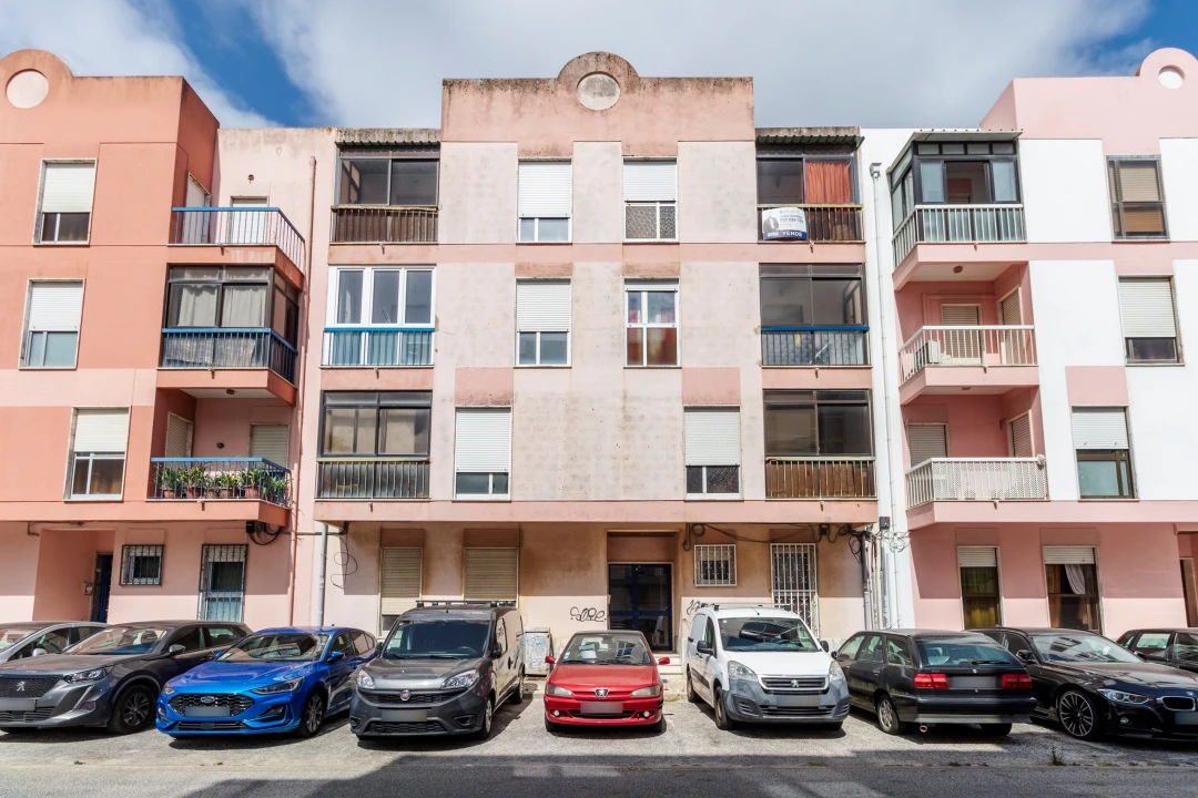 Apartamento T2 para Venda em Algueirão-Mem Martins Foto 1