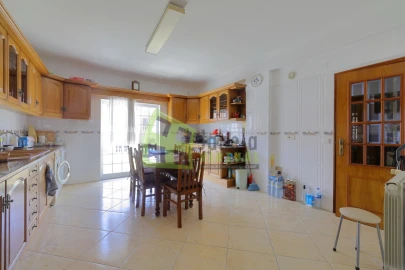 Moradia T4 para Venda em Corroios