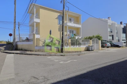 Moradia T4 para Venda em Corroios
