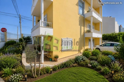Moradia T4 para Venda em Corroios
