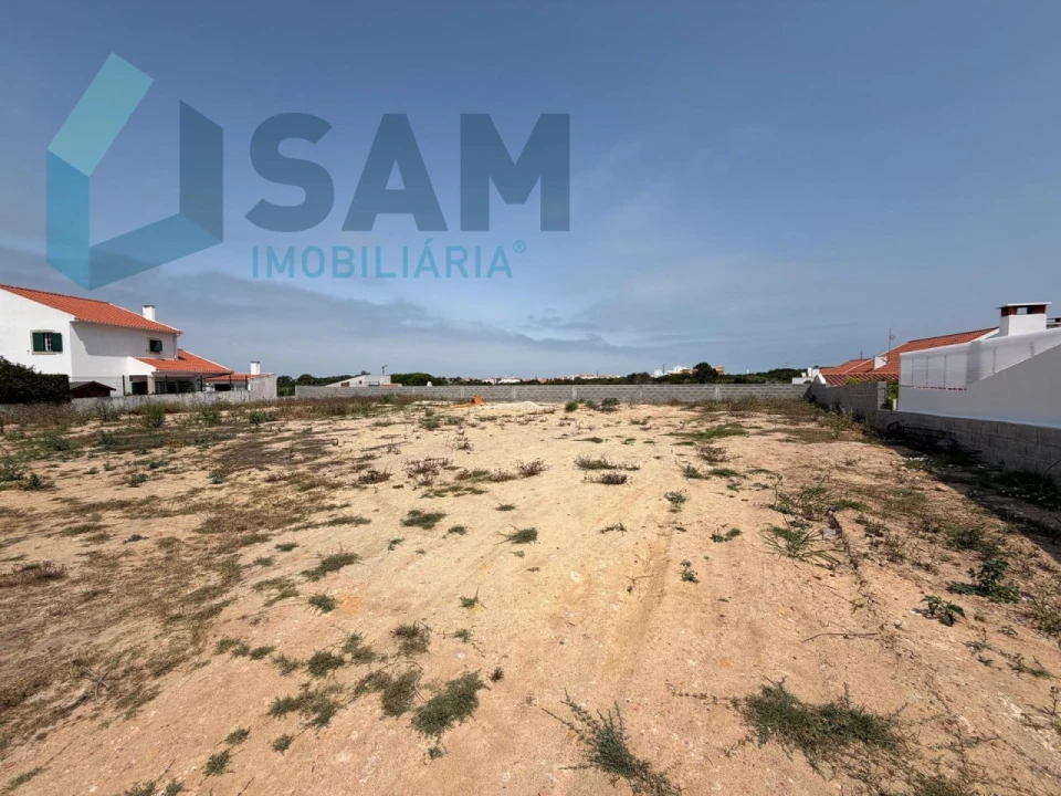 Terreno para Venda em Dois Portos e Runa Foto 1