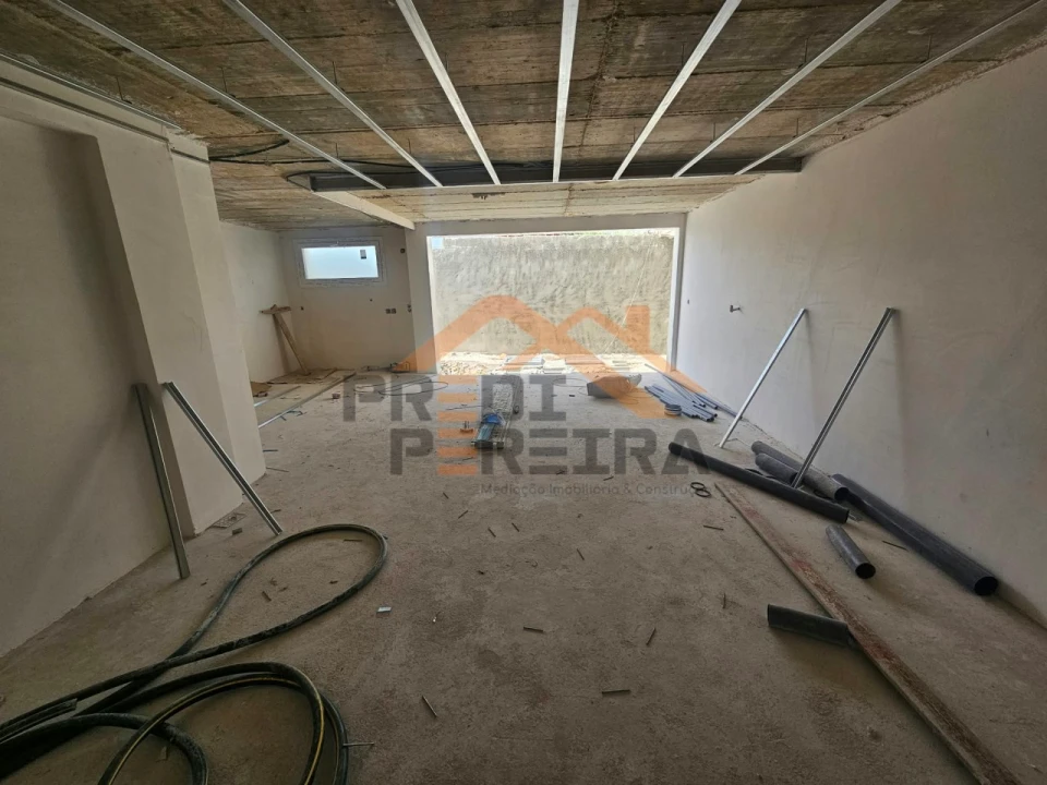 Moradia T4 para Venda em Pontinha e Famões Foto 17