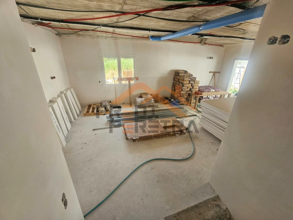 Moradia T4 para Venda em Pontinha e Famões Foto 18