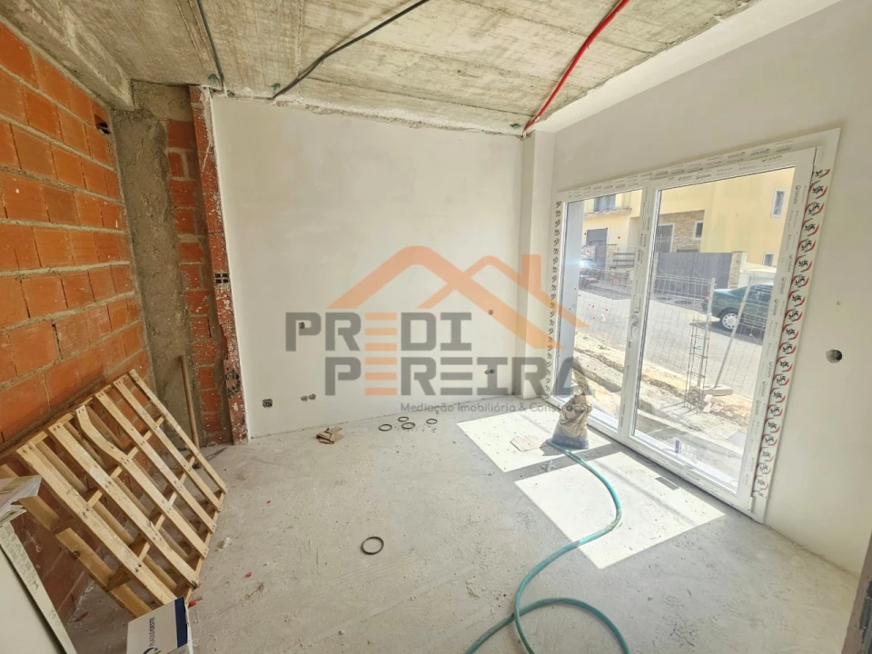 Moradia T4 para Venda em Pontinha e Famões Foto 22