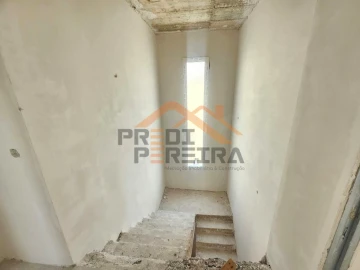 Moradia T4 para Venda em Pontinha e Famões