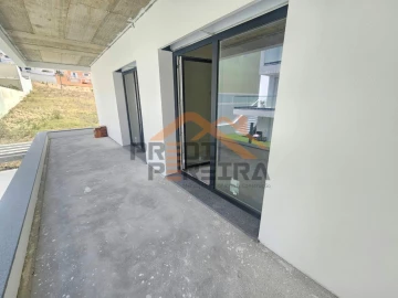 Moradia T4 para Venda em Pontinha e Famões