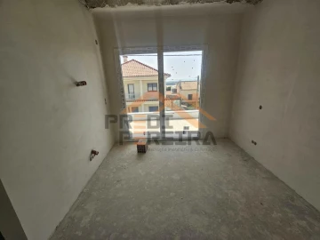 Moradia T4 para Venda em Pontinha e Famões