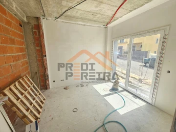 Moradia T4 para Venda em Pontinha e Famões
