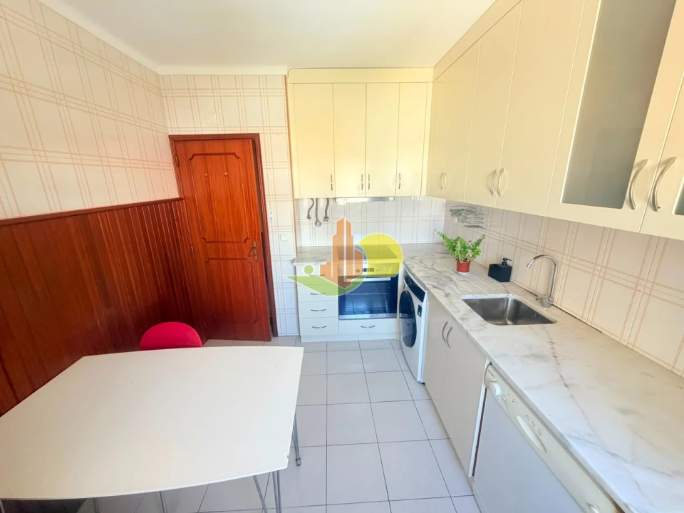 Apartamento T2 para Venda em Buarcos Foto 6