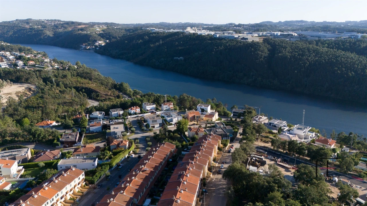 Moradia T4 para Venda em Gondomar (São Cosme), Valbom e Jovim Foto 52