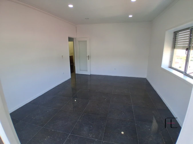 Apartamento T3 para Venda em Fânzeres e São Pedro da Cova Foto 5