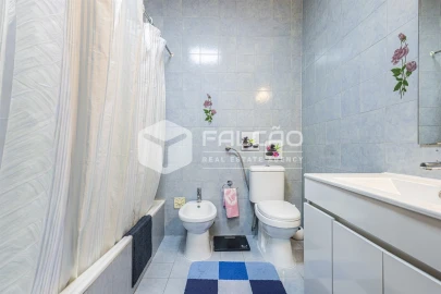Apartamento T4 para Venda em Marvila, Ribeira Santarém, São Salvador, São Nicolau