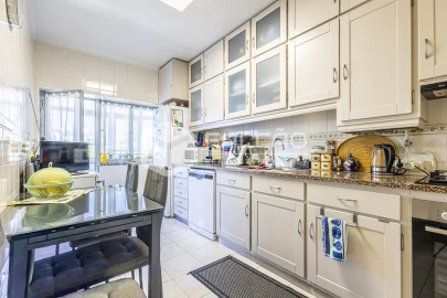 Apartamento T4 para Venda em Marvila, Ribeira Santarém, São Salvador, São Nicolau