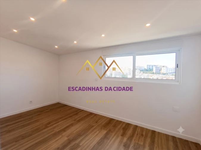 Apartamento T2 para Venda em Queluz e Belas Foto 15