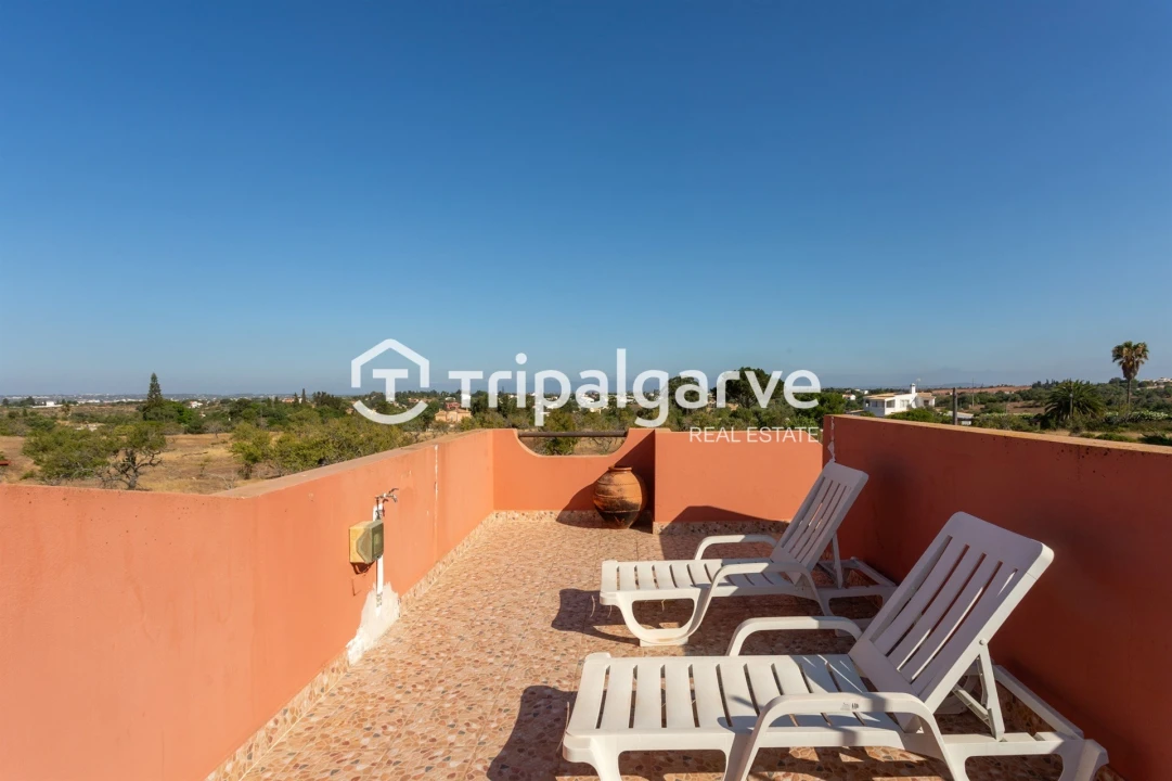 Moradia T4 para Arrendamento em Guia Foto 46