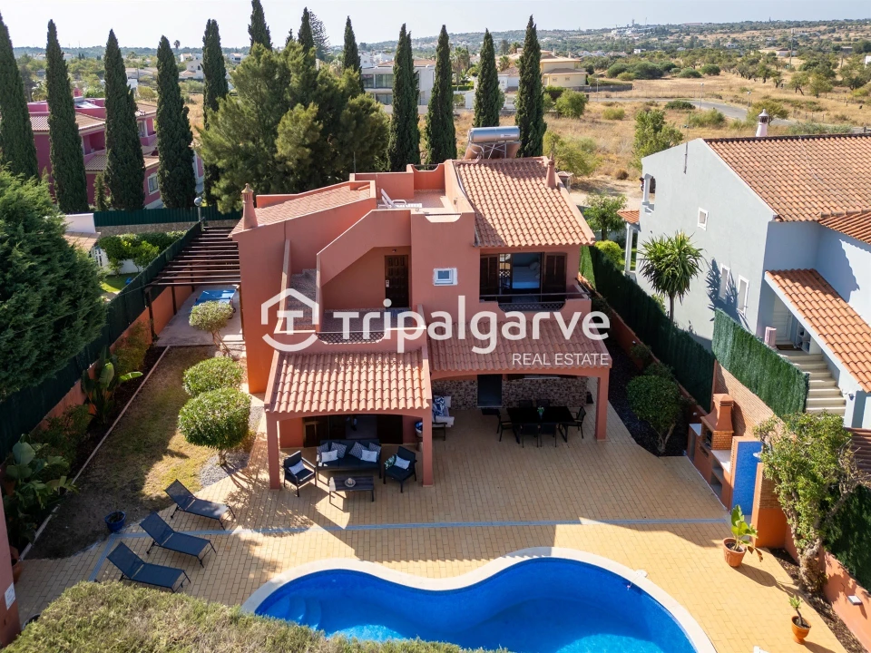 Moradia T4 para Arrendamento em Guia Foto 4