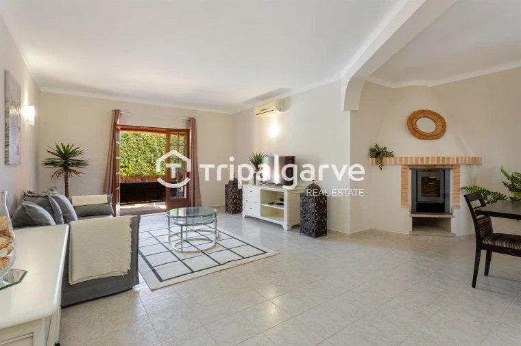 Moradia T4 para Arrendamento em Guia Foto 7