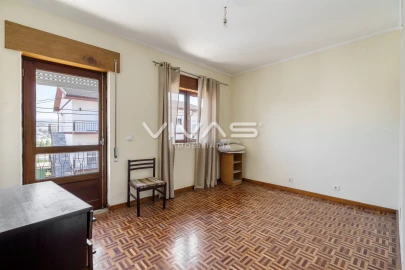 Moradia T3 para Venda em Ferreiros e Gondizalves