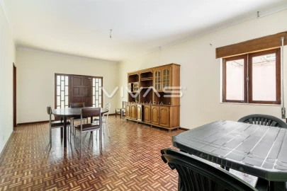 Moradia T3 para Venda em Ferreiros e Gondizalves