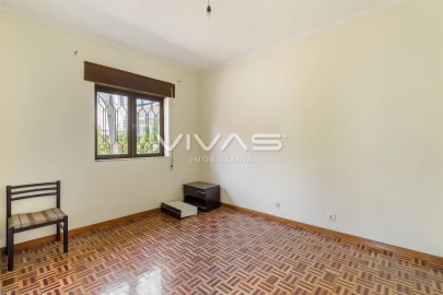 Moradia T3 para Venda em Ferreiros e Gondizalves