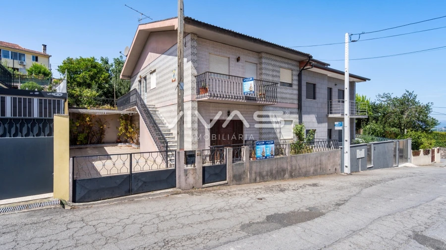 Moradia T5 para Venda em Ferreiros e Gondizalves