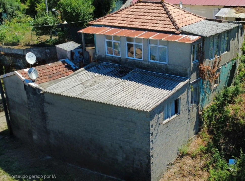Moradia T3 para Venda em Rio Mau Foto 2