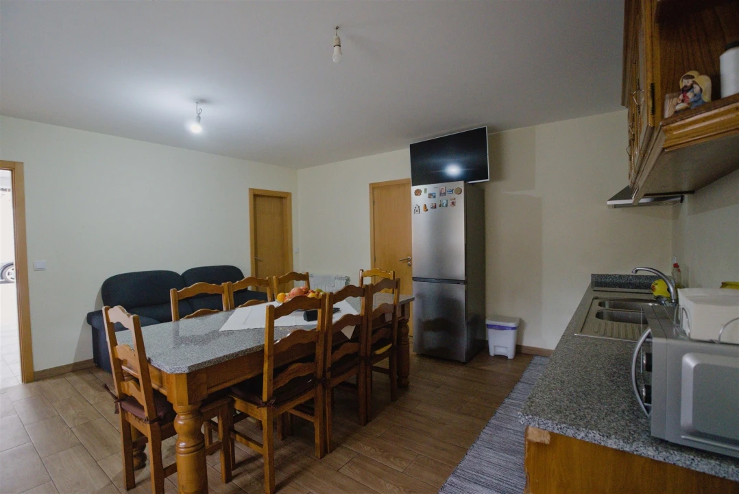 Moradia T4 para Venda em Real Foto 40