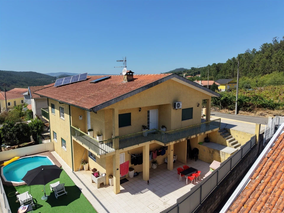 Moradia T4 para Venda em Real Foto 2