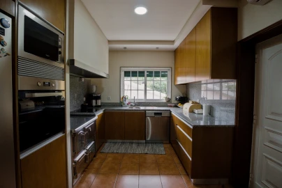 Moradia T4 para Venda em Real